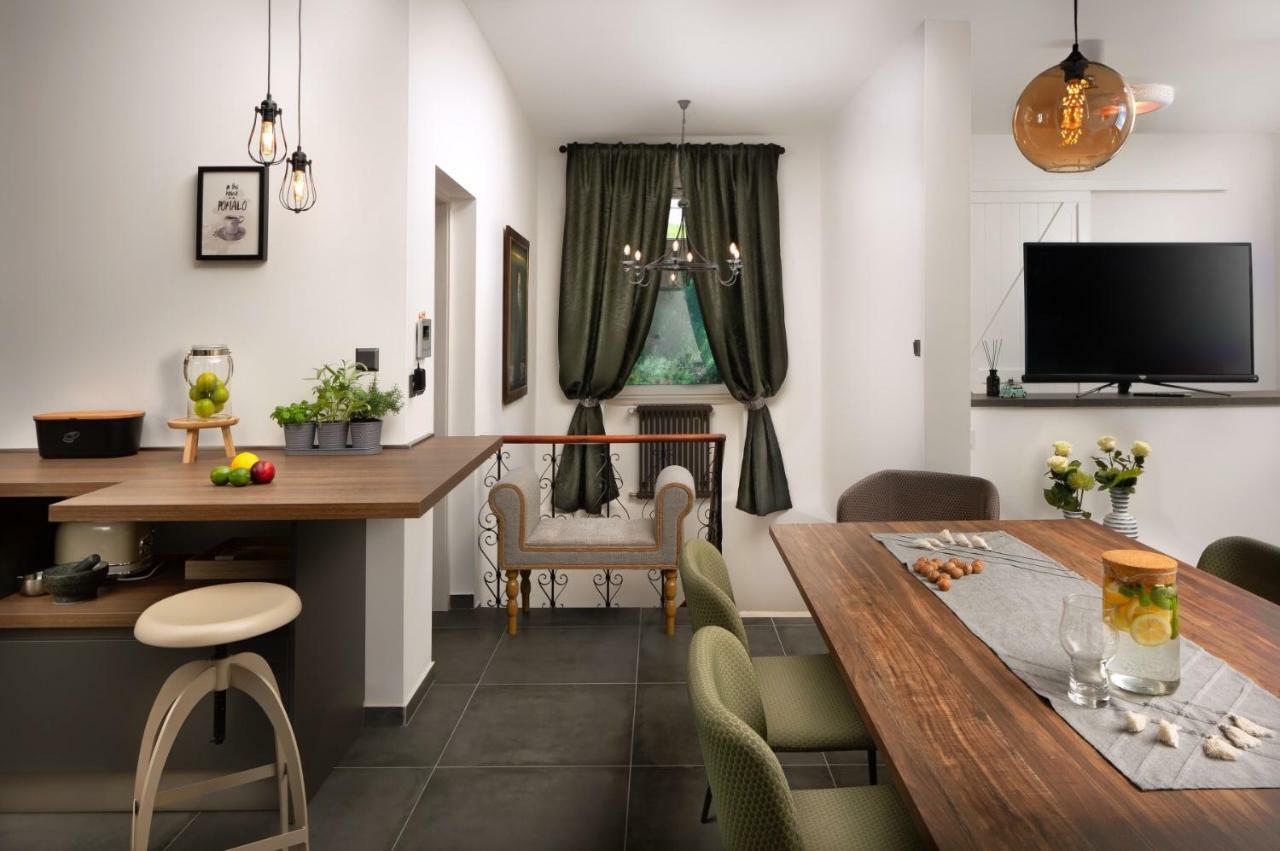 Apartment Altana With Free Parking プーラ エクステリア 写真